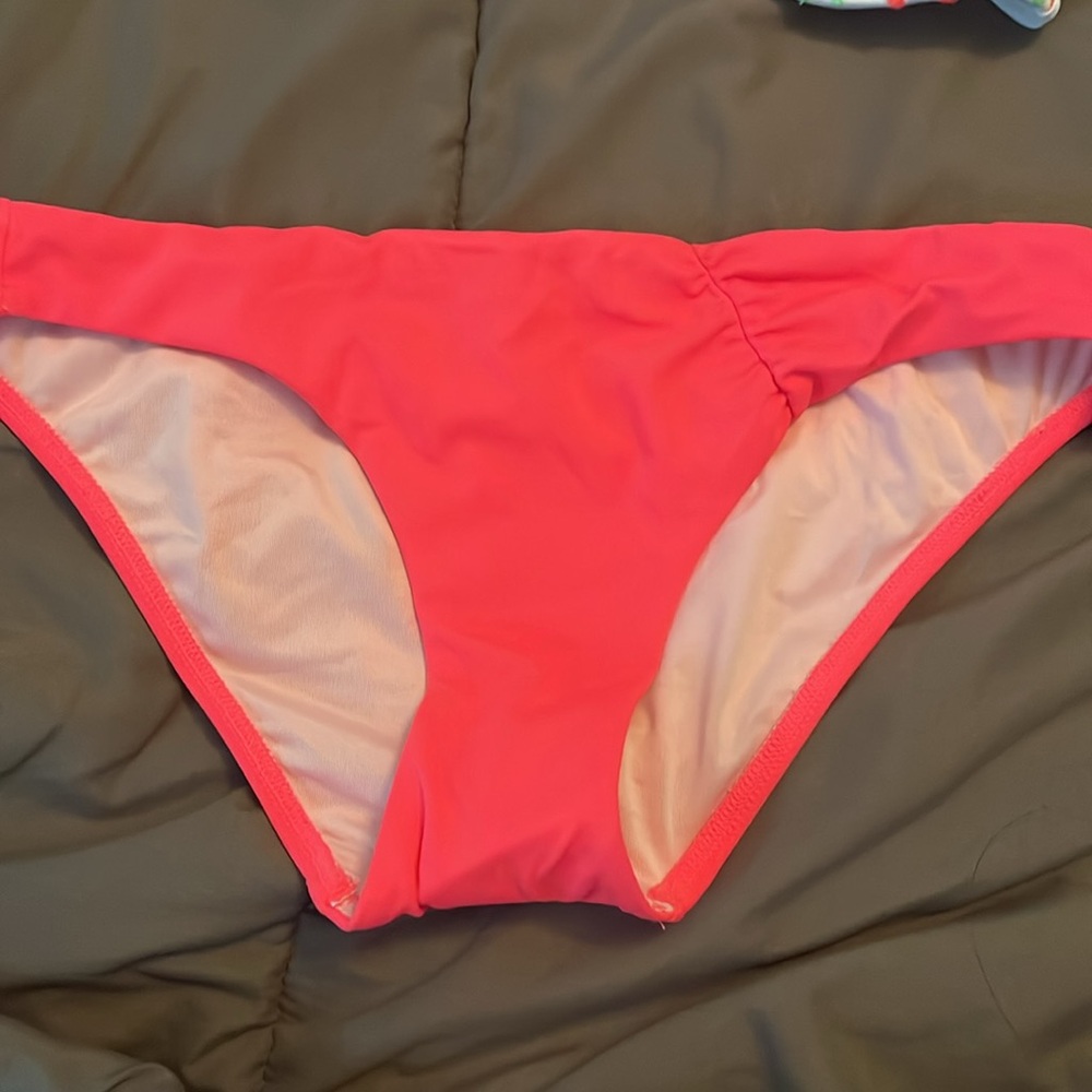 NWT Victoria’s Secret bikini - Picture 6 of 8